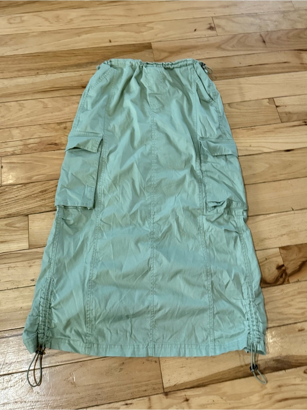 Fashion Nova size XS sage green cargo midi skirt adjustable hem pockets
